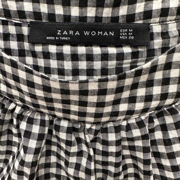Zara Black & White Gingham Long Sleeve Top - Ruffle Plaid Neckline
MEDIUM - Picture 5 of 14